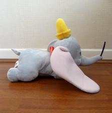 Disney Store Exclusive Dumbo Large 18" Flying Elephant + Feather. Soft Plush Toy