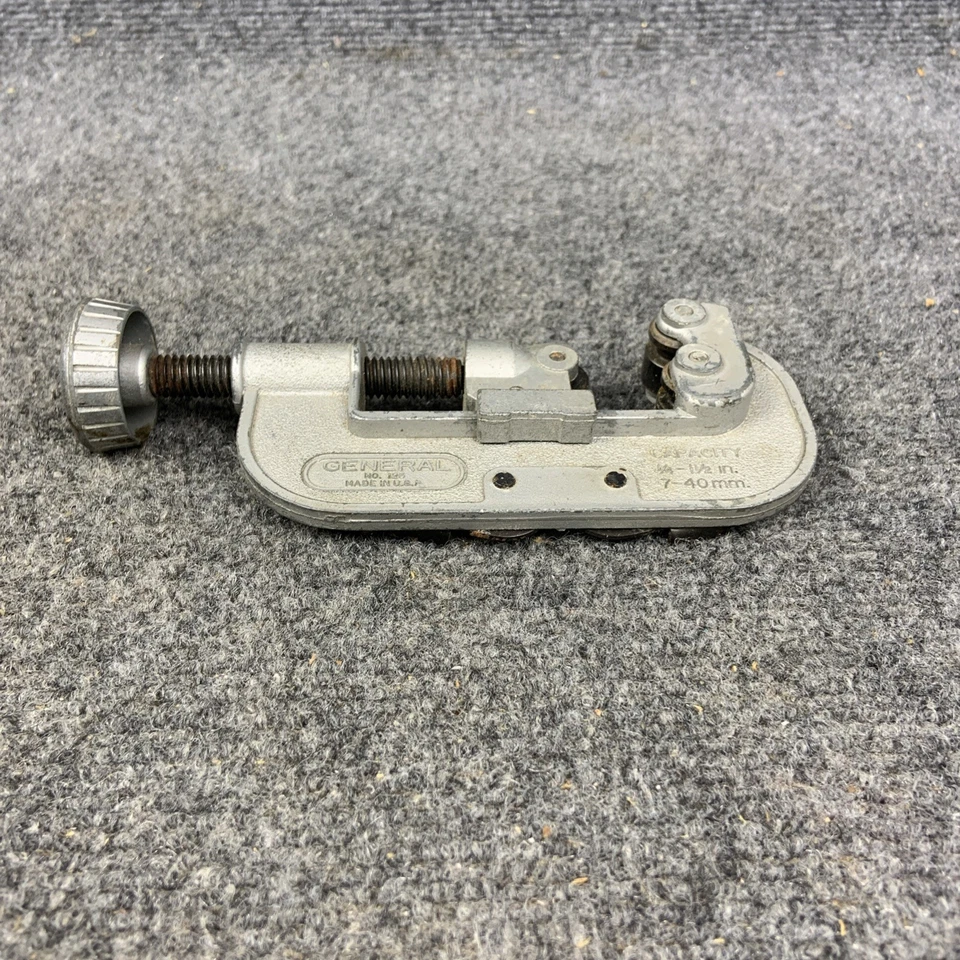 General Tools 125 Screw Drive Tubing/Conduit Pipe Cutter Tool Made in USA - Image 2 of 4