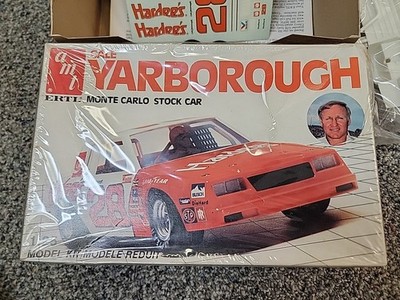 AMT 1/25 Hardee's Cale Yarborough MONTE CARLO Stock Car Model kit 8045 