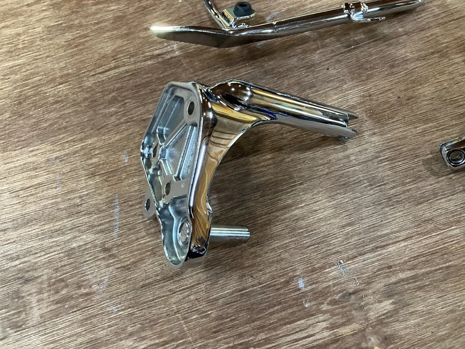 Harley Davidson Softail Dyna FX cromo soportes de control delantero con pata de cabra Foto 3 de 4