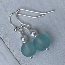 Min Favorit Caribbean Blue Sea Glass, White Freshwater Pearl Silver Earrings