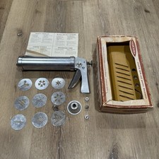 Vintage Wear-Ever Cookie Gun & Pastry Decorat...