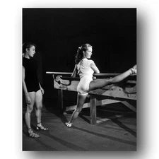 Janet Leigh actress elegant B&W 8x10 Photo