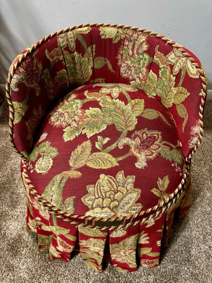 Vtg Skirted Barrel-back Vanity Chair Skirted Boudoir 24.5” Tall - Image 3 of 4