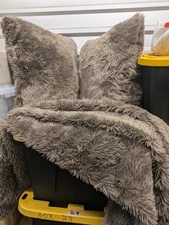 Threshold 2 Pillows And A Throw. BROWN