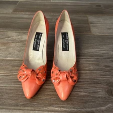 Vintage Stuart Weitzman for Mr Seymour Coral Studded Bow Heels Women's Size 6.5