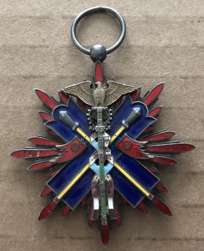 Vintage WWII JAPANESE Military Order Golden Kite Medal 5th Class Medal