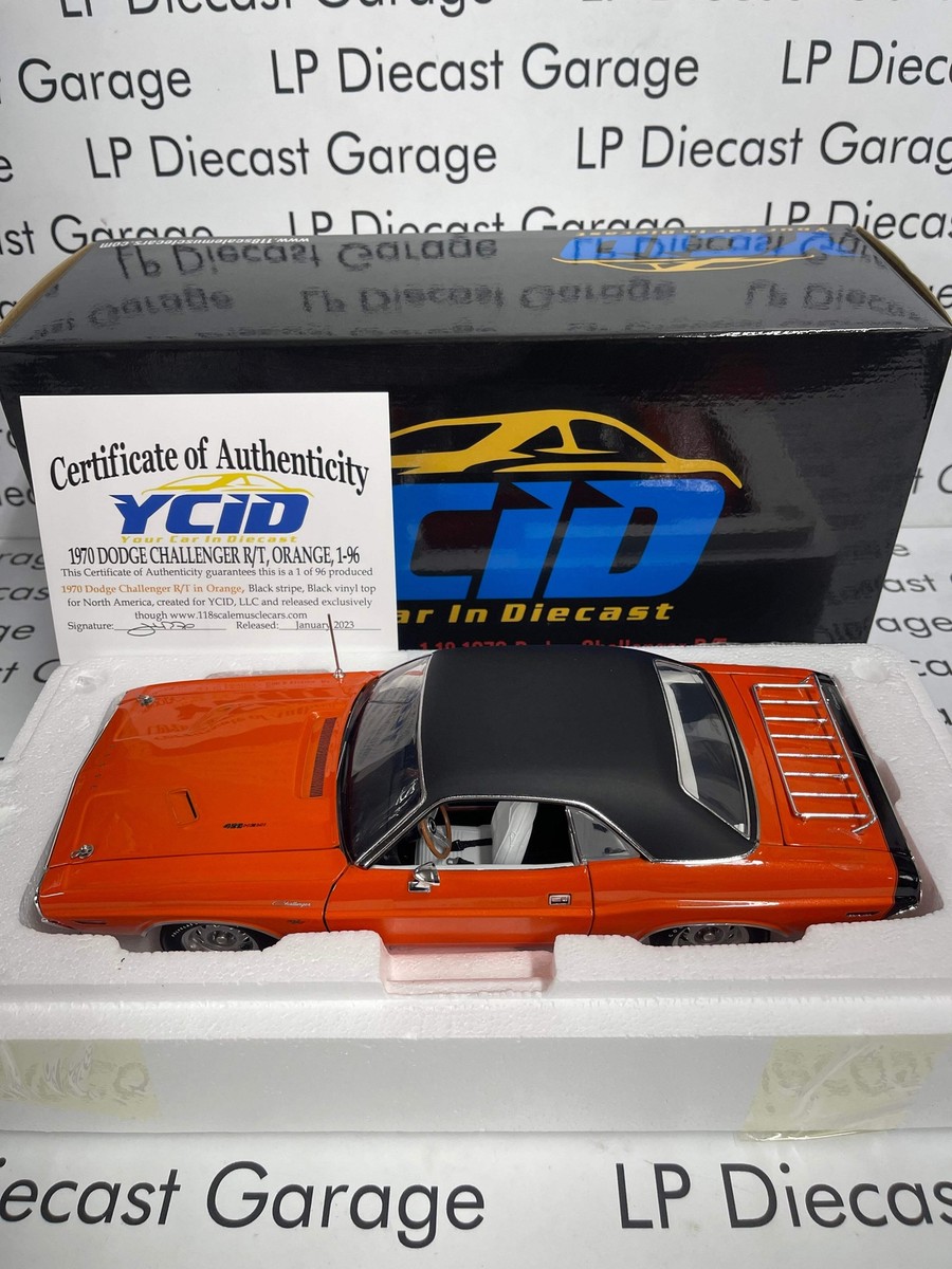 ACME YCID 1970 Dodge Challenger R/T Orange w/ Black Stripe 1:18