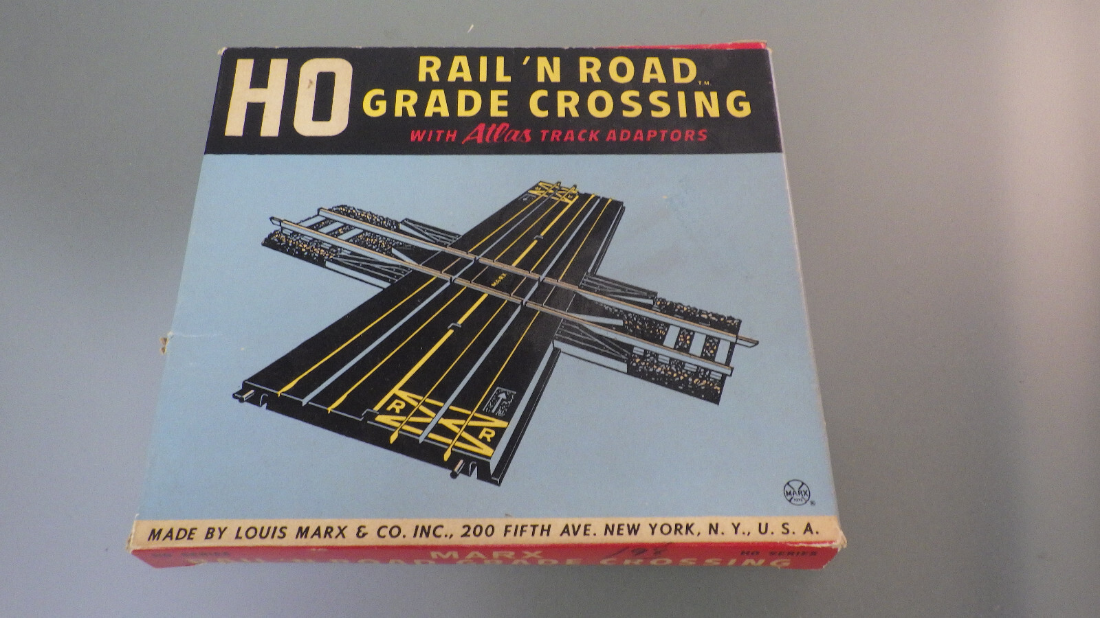 Vtg 1960s MARX HO Slot CarTrain Track Rail & Road Grade Crossing w