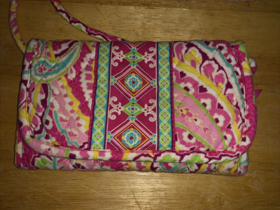Vera Bradley Small Cross Body Trifold Pink Paisley Floral - Image 3 of 4