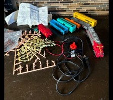 LOT HO Scale Bachmann Santa Fe 6069 Trains People Transformer Road Signs  More