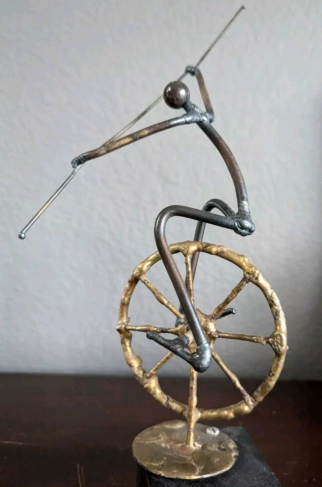 "Escultura Brutalista Monociclo Hombre Latón Soldado Metal Alambre Alto Mcm Arte 14"" De Colección" Foto 4 de 4