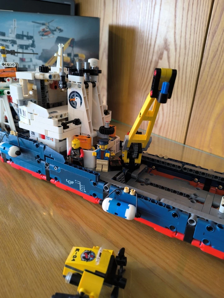 LEGO Technic 42064 Ocean Explorer, foto 4 di 5