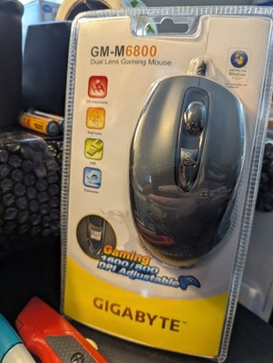 Gigabyte Gaming Mouse Dual Lens DPI Adjustable 800 / 1600 USB
