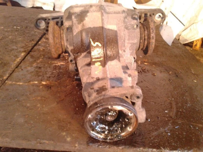 后差速器托架 07 2007 奥迪 A4 2.0L 自动 175K 英里 — 第 3/4 张图片