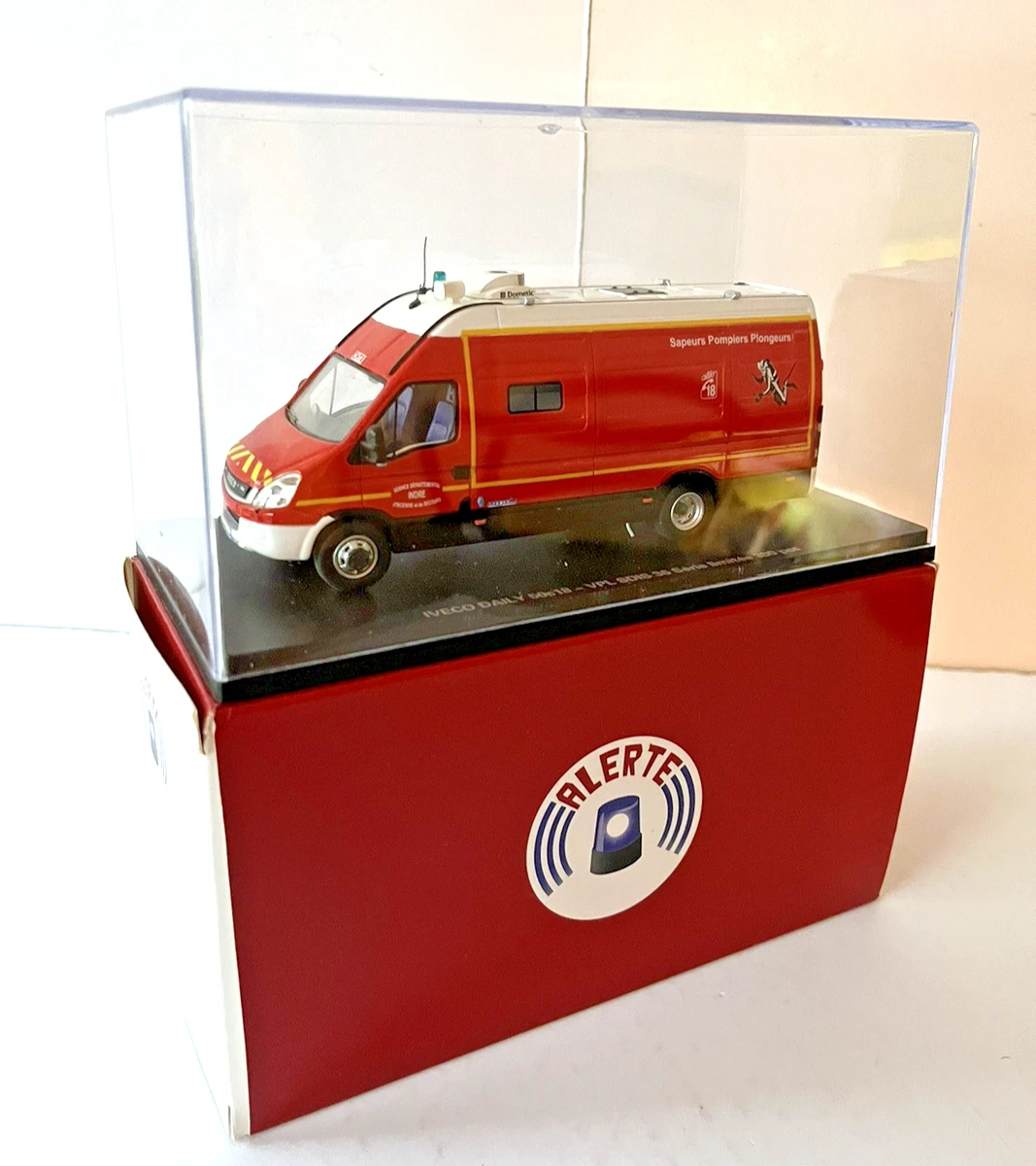 Véhicules de pompiers miniatures multicolores