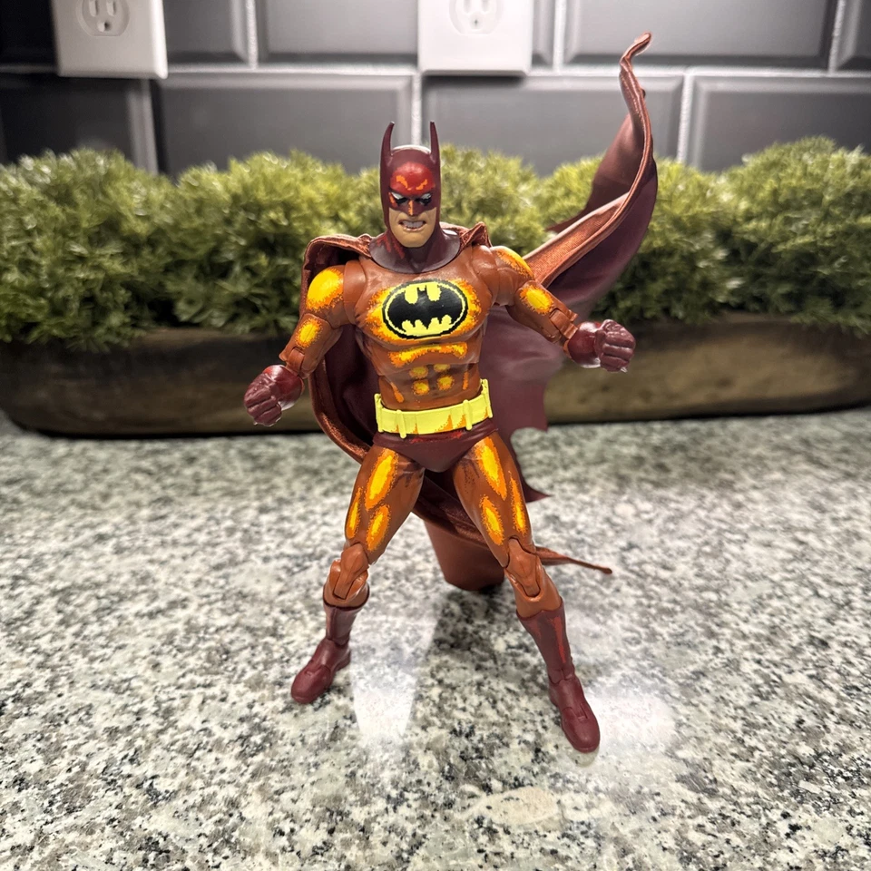 Lote McFarlane DC Multiverso Asa Noturna Superman Besouro Azul Batman Platina  - Imagem 3 de 4