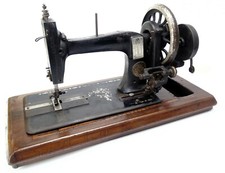 Vecchia macchina da cucire marca Maschine Naumann,antica macchina da cucito a688