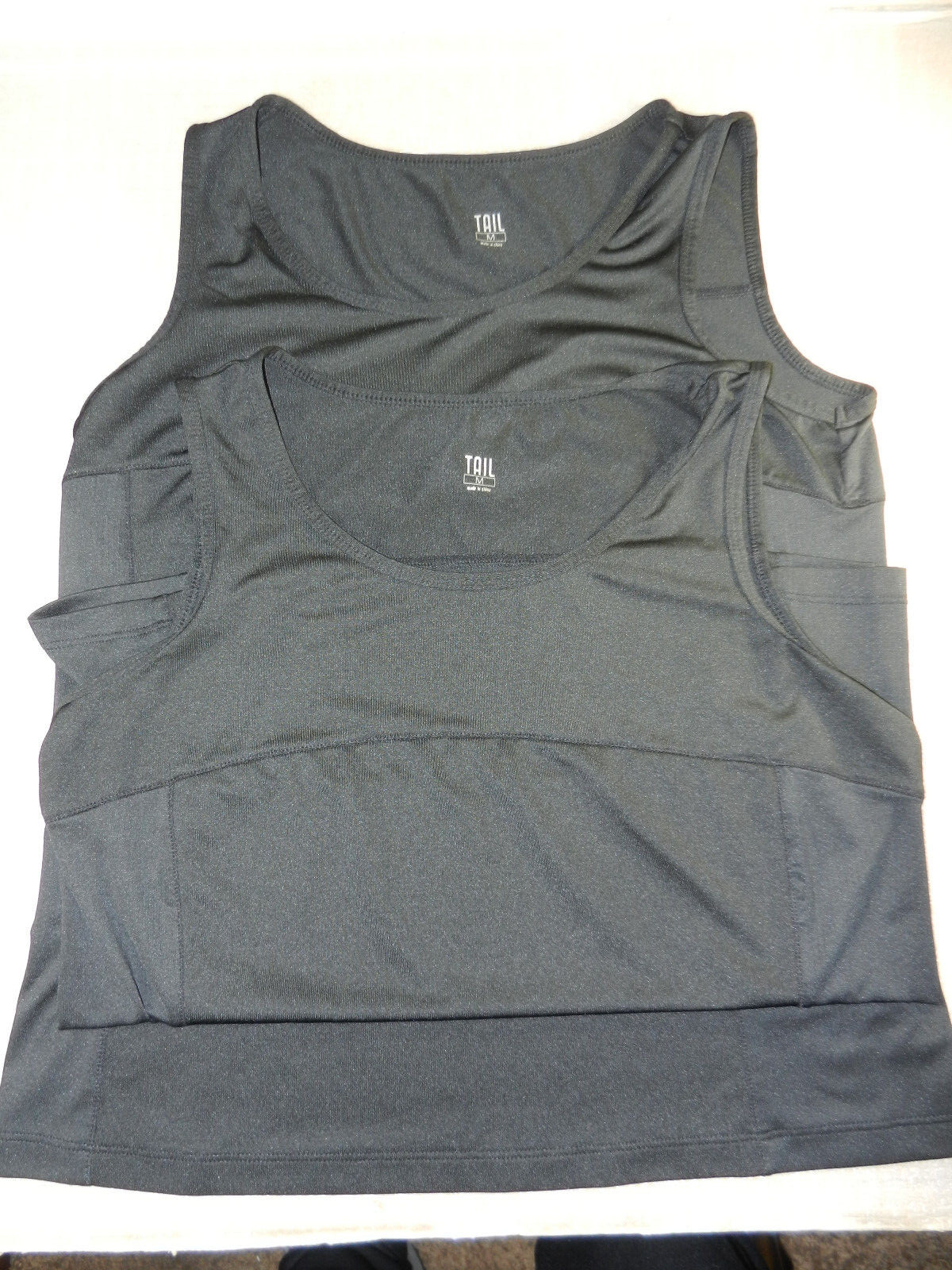 2 Lot Tail Size Medium Women's Basic Pro Tank Cla… - image 2