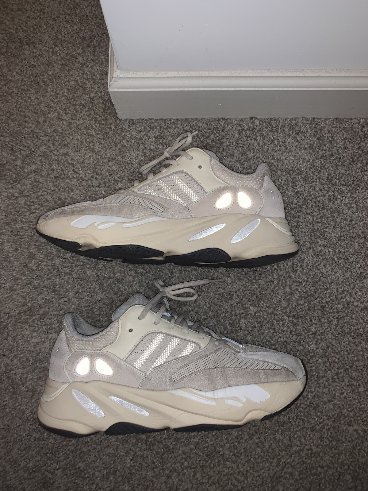 yeezy 700 v1