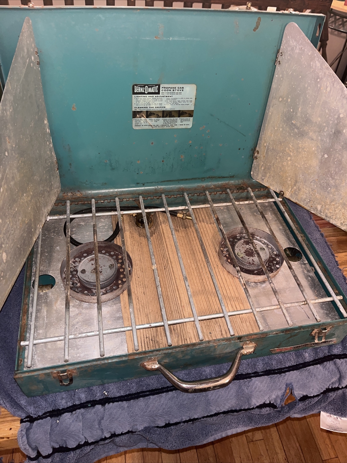 VINTAGE BERNZ O MATIC 2 BURNER PROPANE COOK STOVE Grill CAMPING