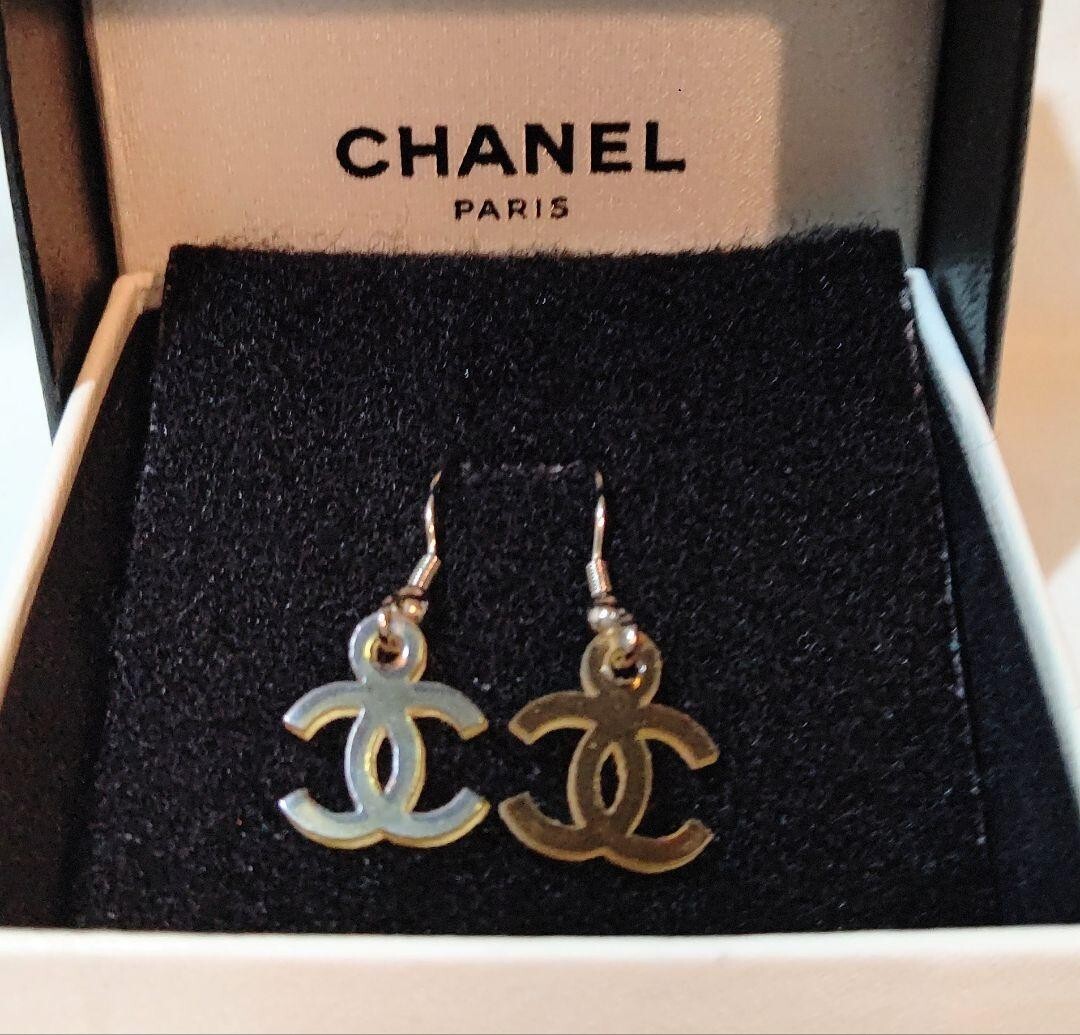 CHANEL CCロゴ ピアス（箱付き） 【公式通販】