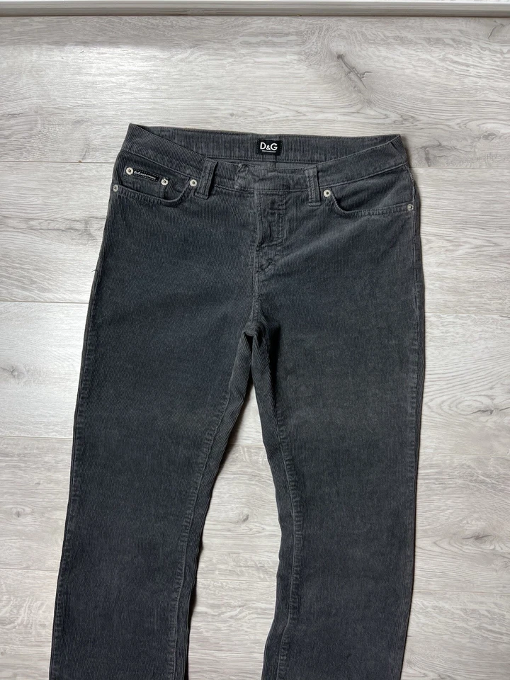 Pantalones de pana acampanados vintage Y2K Dolce & Gabbana para mujer talla 29 Foto 2 de 4