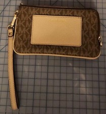 MICHAEL KORS Women's Bedford MK Signature LG Double Zip Wrist-let Wallet Clutch