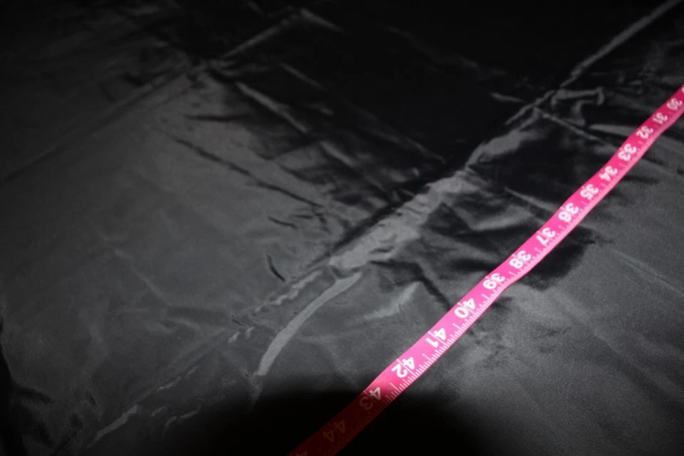 Черная нейлоновая тафта из микрофибры с остатками ткани из ПВХ сзади водонепроницаемая - Изображение 3 из 4