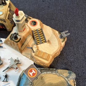 Micro Machines Military Lot.  3 Bases  + 22 Loose Forces