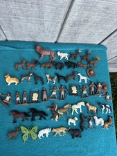 Safari Ltd Animal Lot Of 40+ Horses, Dogs. People, Etc! 