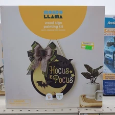 Mondo Llama Halloween Hocus Pocus Moon/Bat/Ribbon Wood Sign Painting Kit - NEW