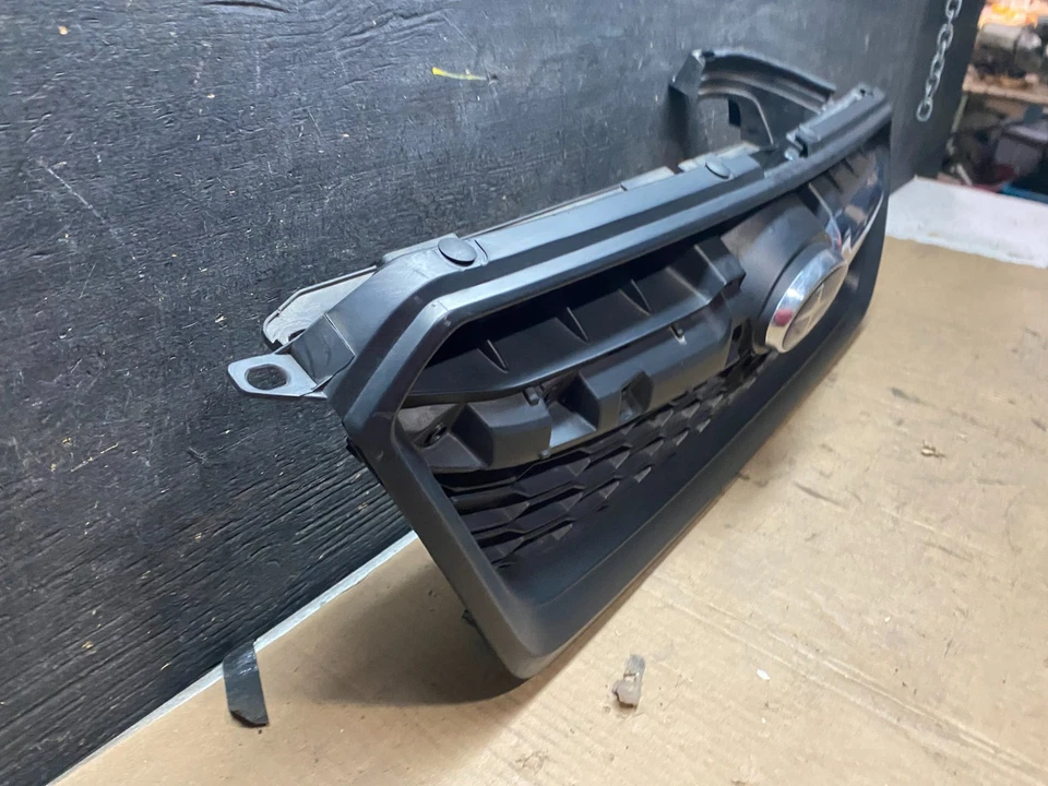 Parrilla superior delantera Subaru Impreza Crosstrek 2012-2016 OEM T4198 DG Foto 3 de 4