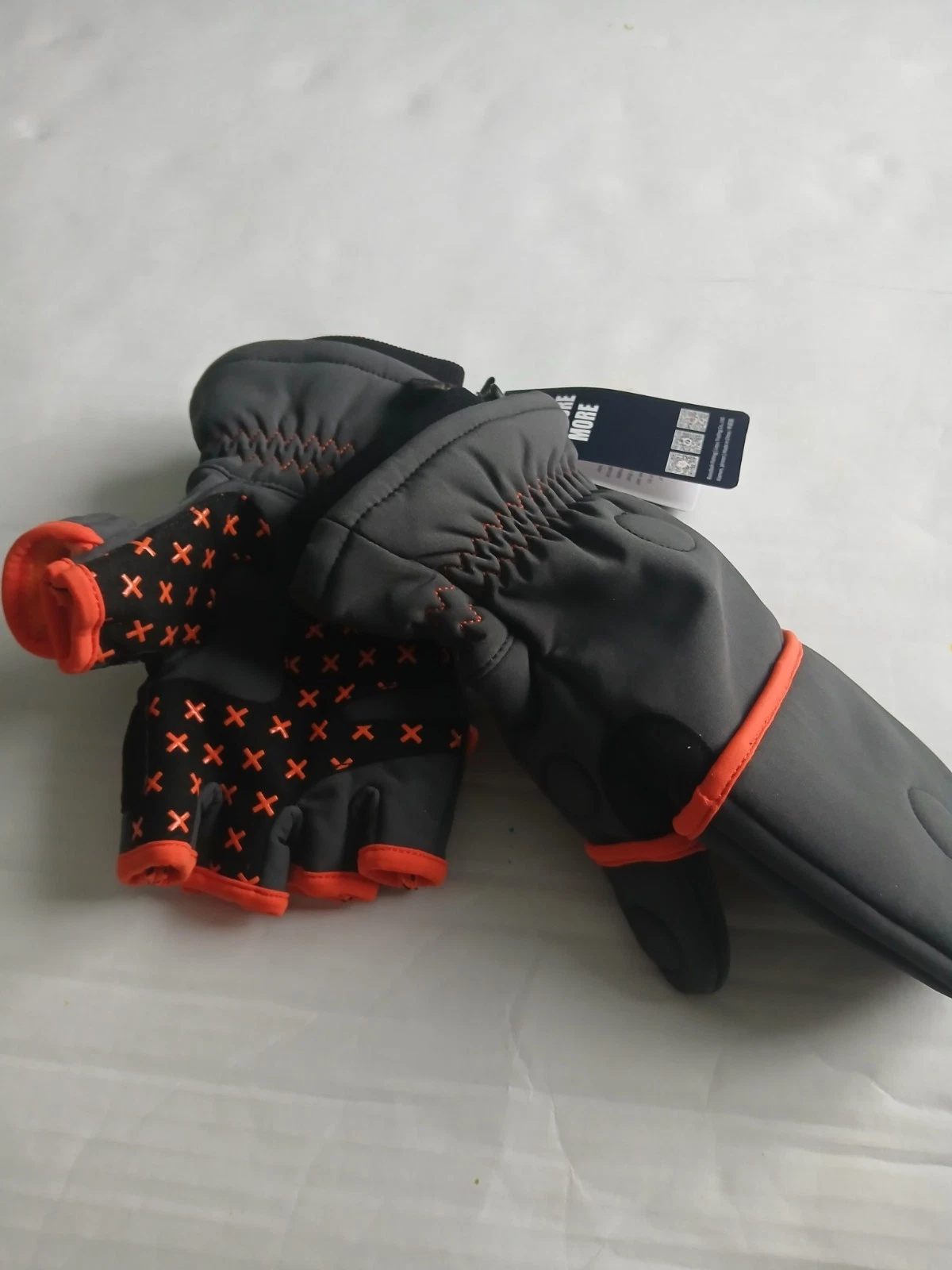 Bassdash Winteflex Winter Fishing Gloves Small BNWT Freepost