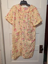 Womens S/S Snap Up HousecoatvGown Yellow W/ Pink/Purple Flowers. Pockets Size XL