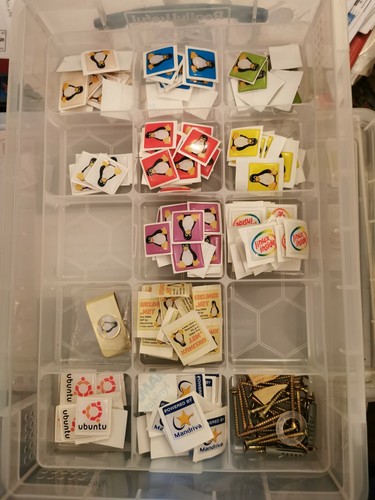 PC Case Badge - 25 x 25 mm domed - Logo - Picture 3 of 3