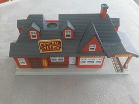 5 GALOOB MICRO MACHINES City Buildings, Auto Parts, Fire Dept, Hospital, Police