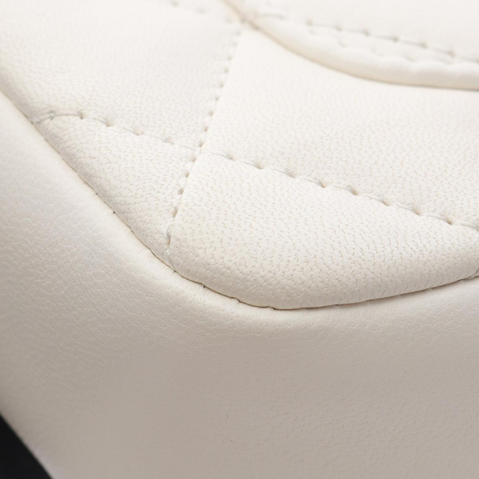 Authenticated Chanel Mini Rectangular Quilted Lam… - image 7