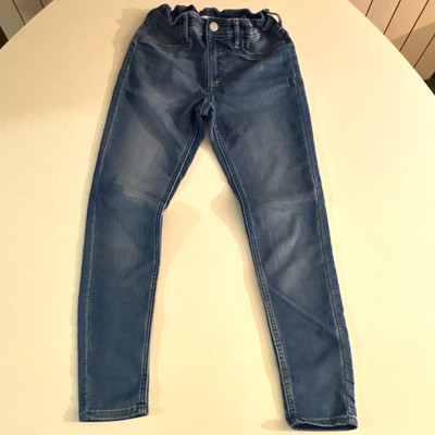 H&M Mädchen Jeans Skinny Fit Slim Gr. 140 blau Stretch Denim Taschen, Bund