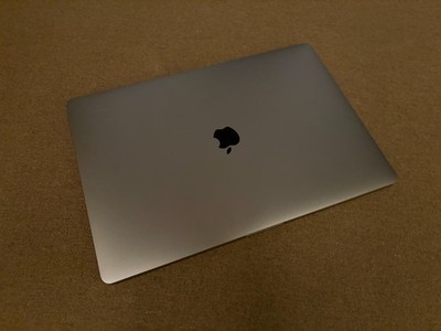 MacBook Pro 16'' 2019 | i9 2,4 GHz | 32 GB RAM | 2 TB SSD | AMD Radeon Pro 5500M