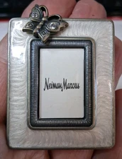Jay Strongwater 2" Picture Frame Swarovski Butterfly Neiman Marcus Pin & Stand