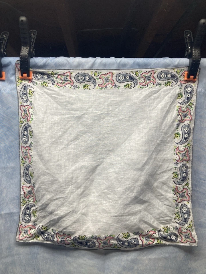 复古 20 世纪 70 年代迷你围巾或口袋方形白色带佩斯利边框 14 英寸方形 — 第 3/4 张图片