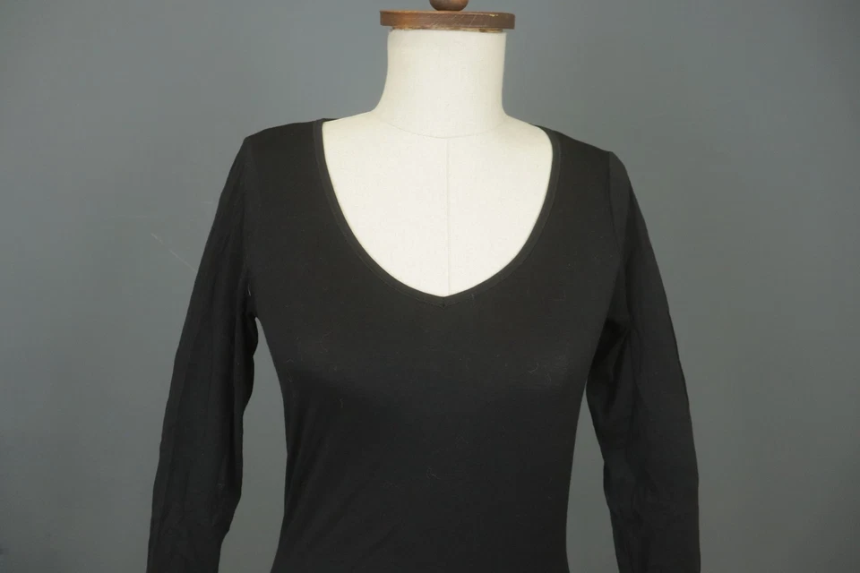 Blusa Pullover Manga Larga Cuello Redondo Lana Merino Negra Rompehielos Talla M Foto 2 de 4