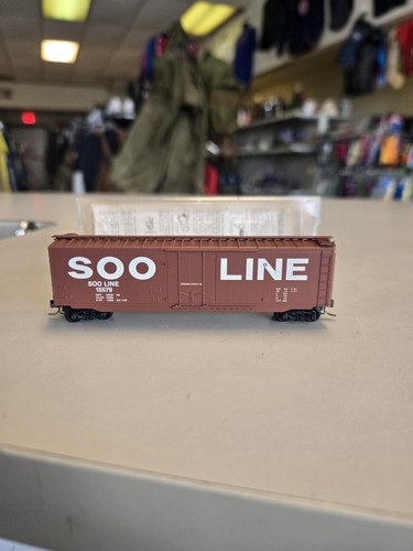 Escala N - Kadee 32110 SOO Line 50' puerta enchufable Boxcar #15579 | Zustand: Used