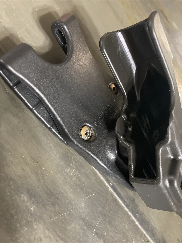 Поясная кобура Blackhawk Serpa уровень 2 для Glock 17/22 черная для правой руки - Изображение 3 из 4