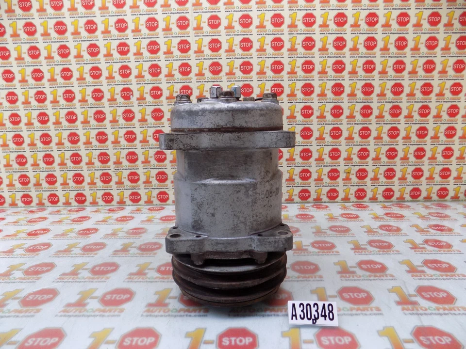 Jeep Wrangler 1987-1990 compresor de aire acondicionado J8133449 OEM Foto 2 de 4