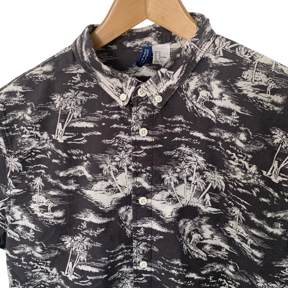 Camisa Dividida Para Hombre Mediana H&M Manga Corta Palmera Tropical Algodón Con Botones Foto 2 de 4