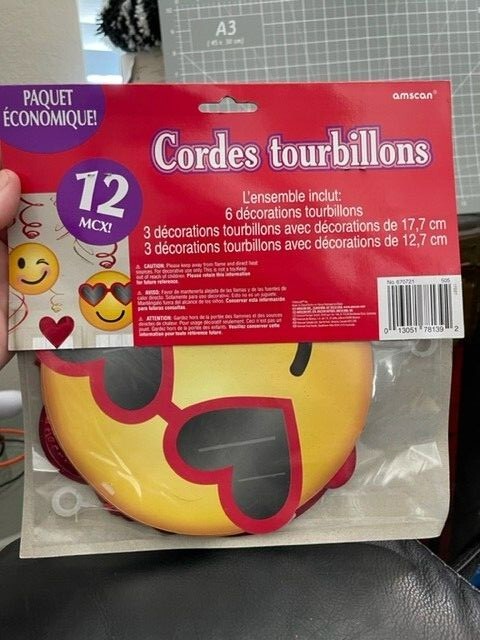 Emoji Valentines Day 12 Ct Hanging Swirls Decorations Value