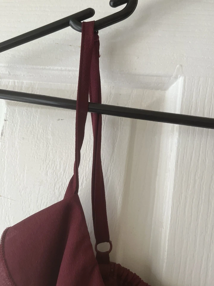 Pure Hype Size M Burgundy Front Frill Detail with Adjustable Straps - image 4 of 4