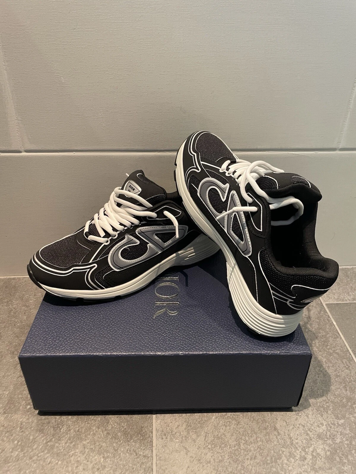 Sneaker Dior B30 coloris Black / White neuves